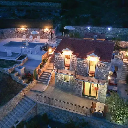 בית נופש 3 Bedroom Beautiful In *