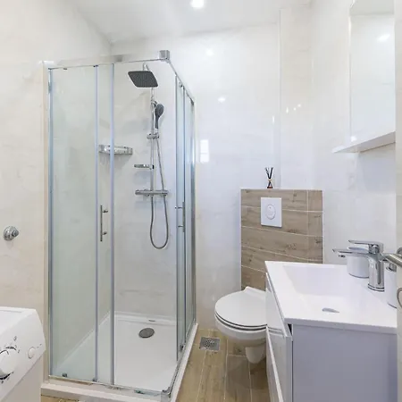 בית נופש 3 Bedroom Beautiful In