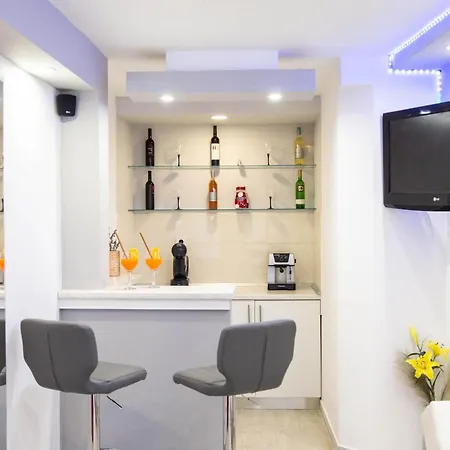 3 Bedroom Beautiful In בית נופש פודסטראנה