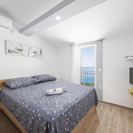 3 Bedroom Beautiful In בית נופש *