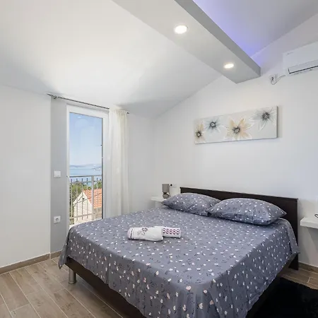 3 Bedroom Beautiful In בית נופש
