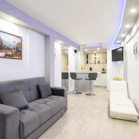 בית נופש 3 Bedroom Beautiful In פודסטראנה