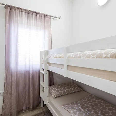 3 Bedroom Beautiful In * פודסטראנה