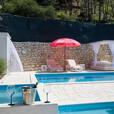 בית נופש 3 Bedroom Beautiful In